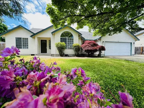 545 NE 26th Ct, Hillsboro, OR 97124