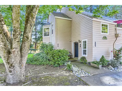8425 SW Curry Dr #A, Wilsonville, OR 97070