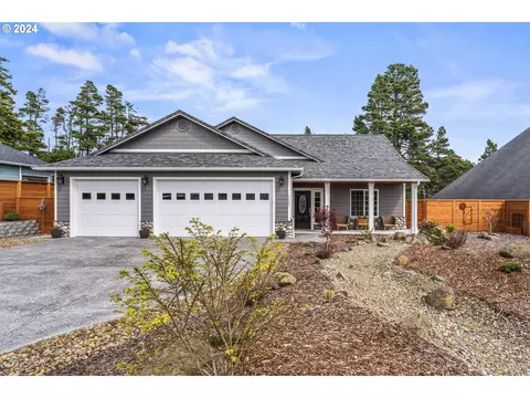 5225 Dunewood Dr, Florence, OR 97439