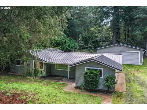 5410 Woahink Dr, Florence, OR 97439
