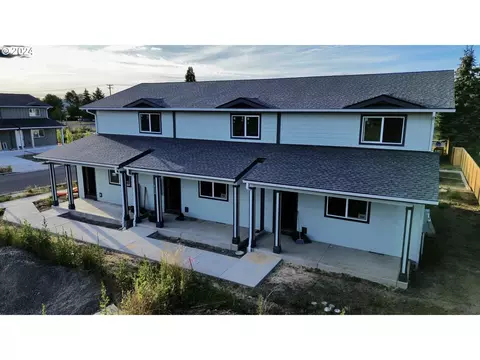 791 St Charles St, Eugene, OR 97402