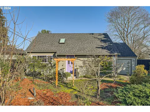 3017 NE Burton Rd, Vancouver, WA 98662