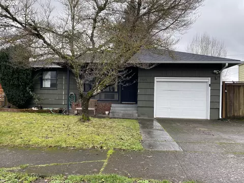 1589 E St, Springfield, OR 97477