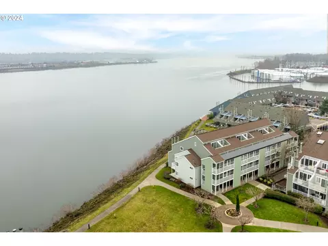 145 N Hayden Bay Dr, Portland, OR 97217