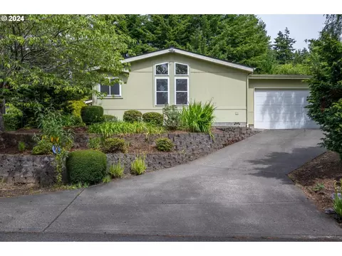 622 9th Ave, Coos Bay, OR 97420