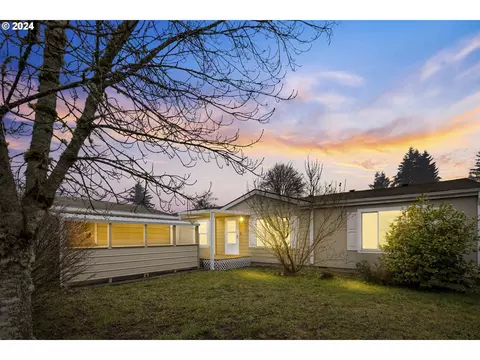 903 9th St, Vader, WA 98593