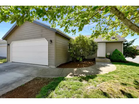 5478 Olympic Cir, Eugene, OR 97402