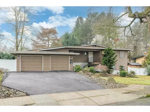 7755 SW Hillcrest Pl, Beaverton, OR 97008