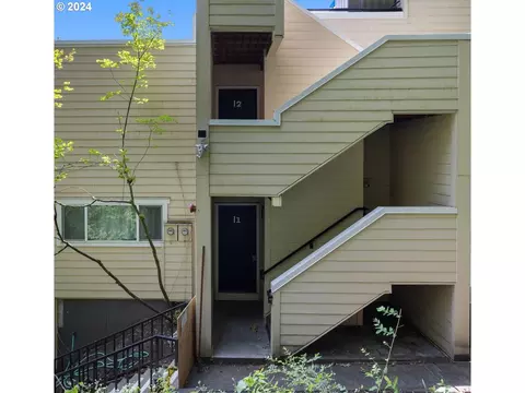 3701 SW Condor Ave #I1, Portland, OR 97239