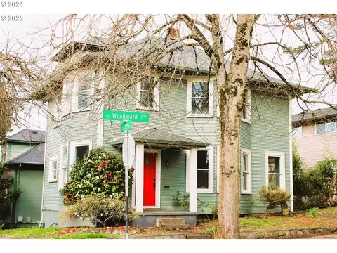 2905 SE Woodward St, Portland, OR 97202