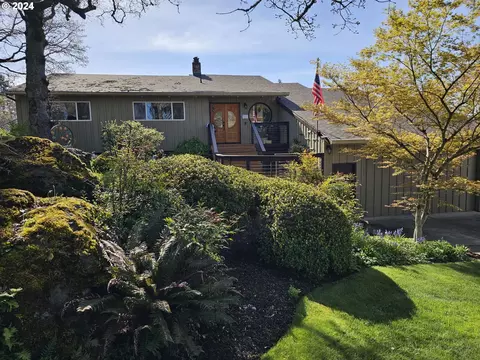 415 Patricia Dr, Gladstone, OR 97027