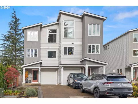 8827 SW Thorn St, Portland, OR 97223