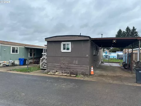 820 NW Wade St #35, Estacada, OR 97023