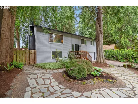7610 SW Leslie St, Portland, OR 97223