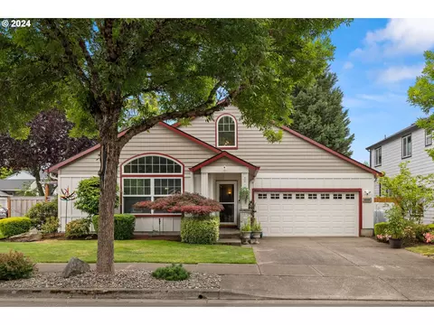 8696 NE Swire St, Hillsboro, OR 97006