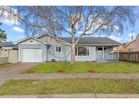 960 Maryland Ave, Coos Bay, OR 97420