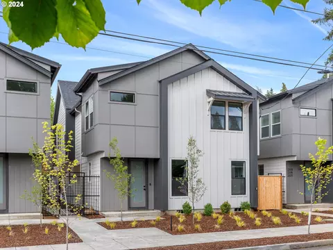 2379 SE 135th Ave #5, Portland, OR 97233