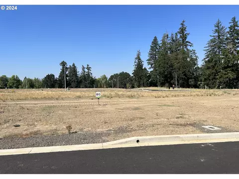 1535 NW Tracy St #80, Mcminnville, OR 97128
