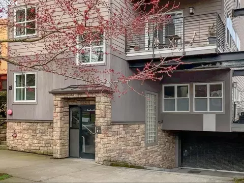 2241 NW Pettygrove St #4, Portland, OR 97210