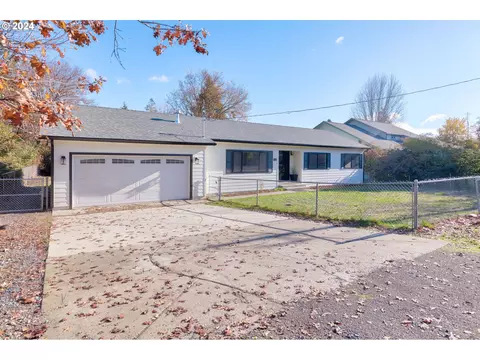 1835 NW Candler Ave, Grants Pass, OR 97526