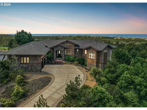 25 Twin Tree Ct, Florence, OR 97439