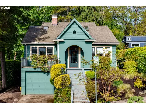 4629 SW View Point Ter, Portland, OR 97239