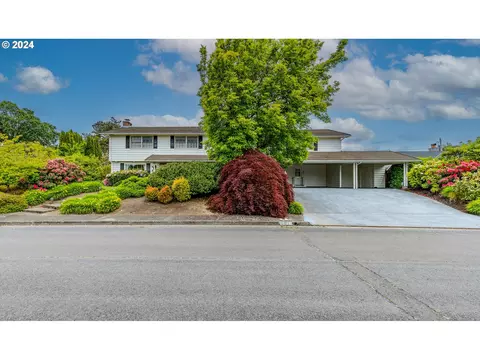2015 Oakmont Way, Eugene, OR 97401