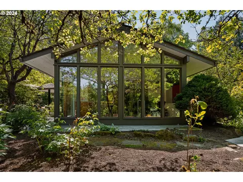 4520 SW Humphrey Ct, Portland, OR 97221