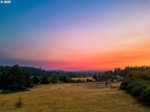 22269 SW Oak Hill Ln, Tualatin, OR 97062