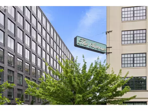1400 NW Irving St NW #407, Portland, OR 97209