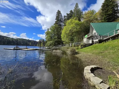 1336 N Tenmile, Lakeside, OR 97449