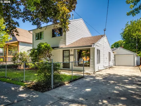 9755 N Leonard St, Portland, OR 97203
