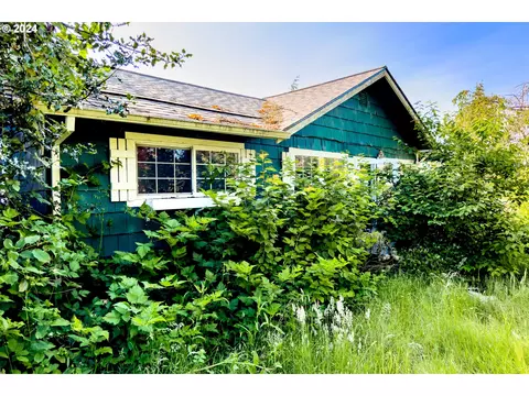 90896 Lewis And Clark Rd, Astoria, OR 97103