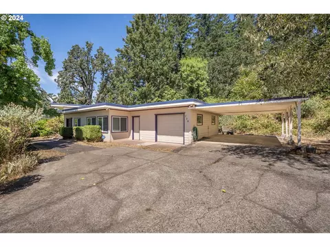 699 S 58th St, Springfield, OR 97478