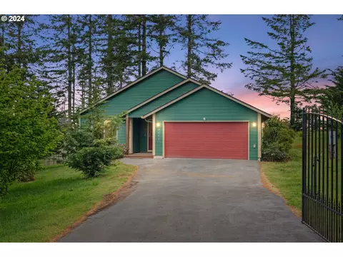 9751 NE Highland View Ln, Otis, OR 97368