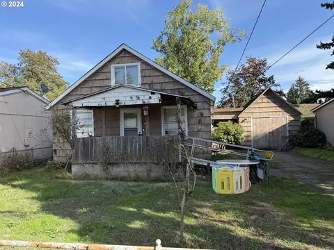 9704 SE 75th Ave, Milwaukie, OR 97222