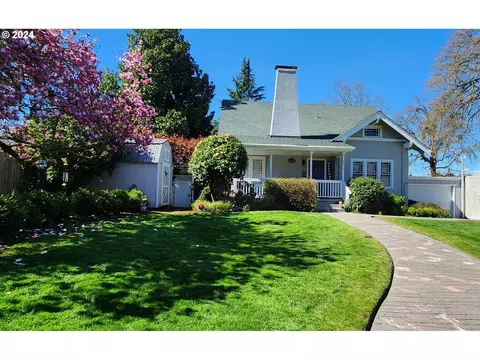 364 W Casey St, Roseburg, OR 97470