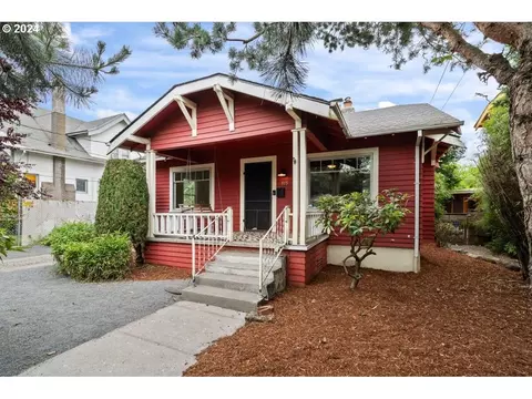 915 N Holland St, Portland, OR 97217