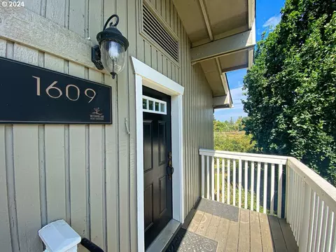 1609 Garfield Pl, Eugene, OR 97402
