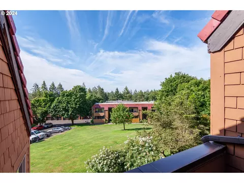 141 Oswego Smt, Lake Oswego, OR 97035