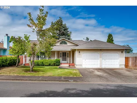 378 70th St, Springfield, OR 97478