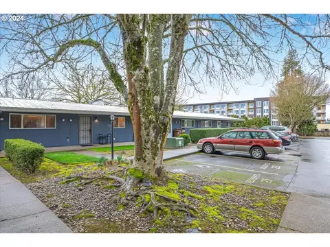 10090 SW Beaverton Hillsdale Hwy #24, Beaverton, OR 97005