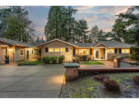 14531 Uplands Dr, Lake Oswego, OR 97034