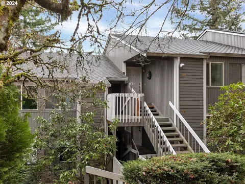 44 Eagle Crest Dr #38, Lake Oswego, OR 97035