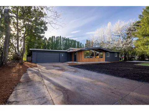 5085 Windsor Island Rd N, Keizer, OR 97303