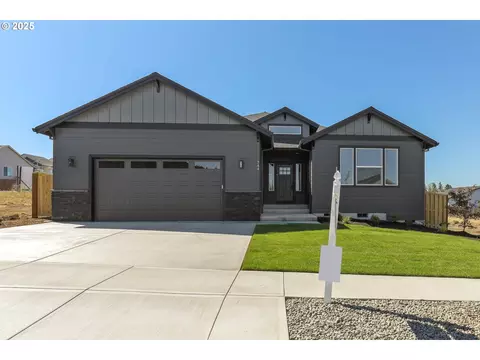 744 NE Trillium Dr #58, Estacada, OR 97023