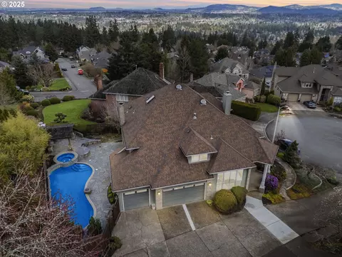 21453 Rosepark Ct, West Linn, OR 97068