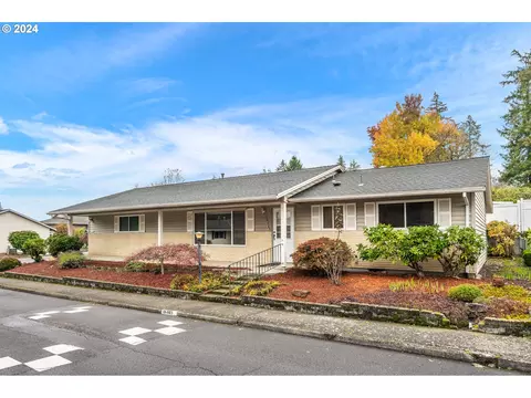 16385 SW Royalty Pkwy, King City, OR 97224