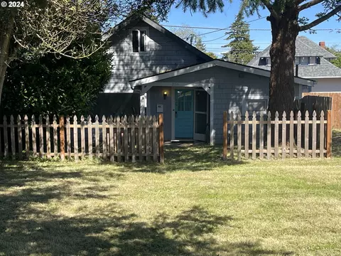 2541 Sherman Ave, North Bend, OR 97459