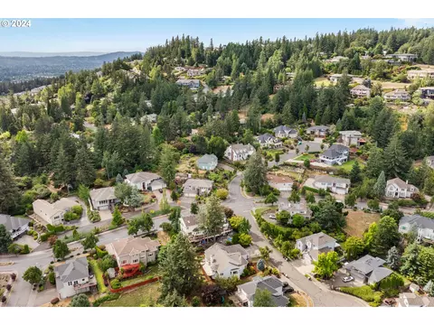 10999 SE David Ct, Happy Valley, OR 97086